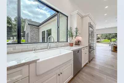 395 Sherwood Court, Thousand Oaks, CA 91361 - Photo 32