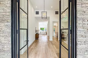 395 Sherwood Ct, Thousand Oaks, CA 91361 - Photo 8