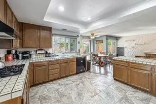 564 Strauss Dr, Newbury Park, CA 91320 - Photo 8