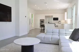 6072 Mandeville Pl, Oak Park, CA 91377 - Photo 16