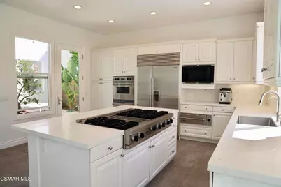 6072 Mandeville Place, Oak Park, CA 91377 - Photo 12