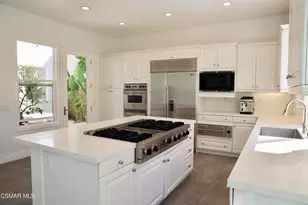 6072 Mandeville Pl, Oak Park, CA 91377 - Photo 12