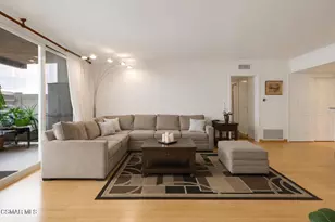 4915 Tyrone Ave, Sherman Oaks, CA 91423 - Photo 6
