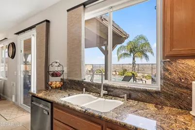 29475 Sequoia Road, Canyon Country, CA 91387 - Photo 10