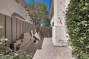 23767 Burbank Blvd, Woodland Hills, CA 91367 - Photo 32