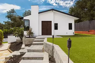 1049 Calle Las Trancas, Thousand Oaks, CA 91360 - Photo 28