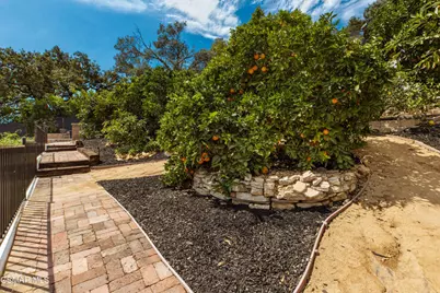 1049 Calle Las Trancas, Thousand Oaks, CA 91360 - Photo 32