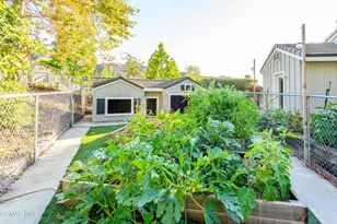 2085 Casual Ct, Simi Valley, CA 93065 - Photo 42
