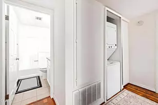 5530 Owensmouth Ave, Woodland Hills, CA 91367 - Photo 12