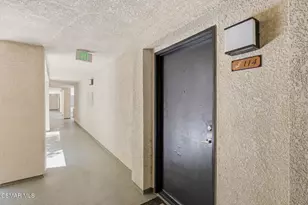 5530 Owensmouth Ave, Woodland Hills, CA 91367 - Photo 20