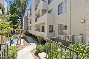 5530 Owensmouth Ave, Woodland Hills, CA 91367 - Photo 22