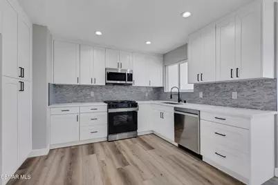 359 Garfield Rondo, Ventura, CA 93003 - Photo 12