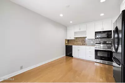 1805 E Avenida De Las Flores, Thousand Oaks, CA 91362 - Photo 4