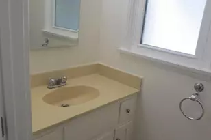 19128 Delano St, Tarzana, CA 91335 - Photo 8