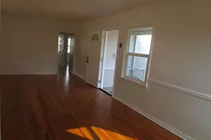 19128 Delano St, Tarzana, CA 91335 - Photo 2