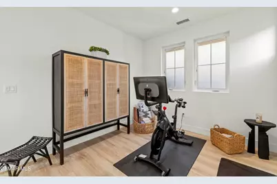 20811 W Bur Oak Circle, Porter Ranch, CA 91326 - Photo 40