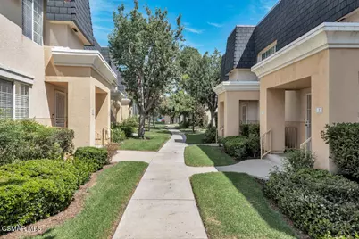 19208 Hamlin Street #4, Reseda, CA 91335 - Photo 2