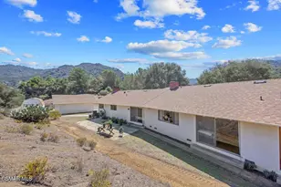 580 Mountain Green Dr, Calabasas, CA 91302 - Photo 4