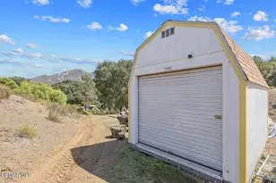 580 Mountain Green Dr, Calabasas, CA 91302 - Photo 32
