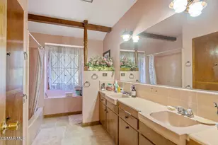 580 Mountain Green Dr, Calabasas, CA 91302 - Photo 24