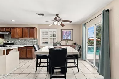 28318 Milbrook Place, Castaic, CA 91384 - Photo 8