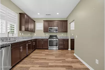 27470 Poppy Court, Saugus, CA 91350 - Photo 10