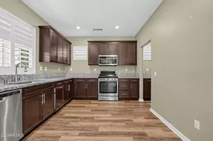 27470 Poppy Ct, Saugus, CA 91350 - Photo 10