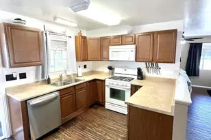 21500 Lassen Street, Chatsworth, CA 91311 - Photo 4