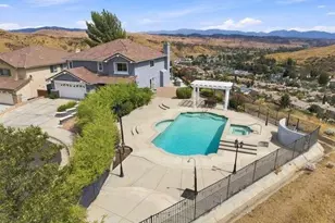 32604 Ridge Top Ln, Castaic, CA 91384 - Photo 70