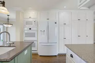 3927 Fairbreeze Cir, Westlake Village, CA 91361 - Photo 18