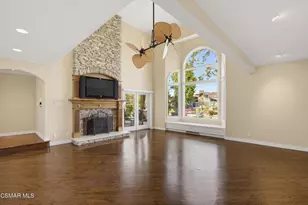 3927 Fairbreeze Cir, Westlake Village, CA 91361 - Photo 8