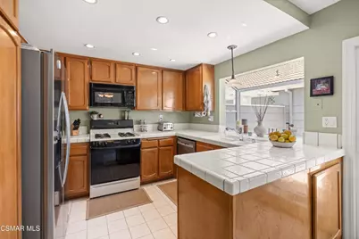 345 Jeremiah Drive #E, Simi Valley, CA 93065 - Photo 10