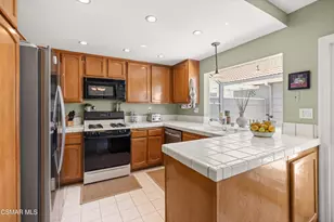 345 Jeremiah Dr, Simi Valley, CA 93065 - Photo 10