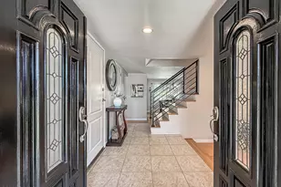 5410 Sunvalley Ct, Agoura Hills, CA 91301 - Photo 2