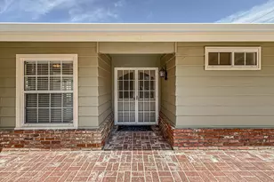 22671 Barcotta Dr, Saugus, CA 91350 - Photo 4