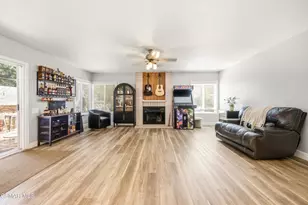 11595 Coralberry Ct, Moorpark, CA 93021 - Photo 20