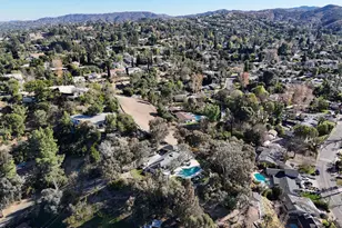 5156 Dumont Pl, Woodland Hills, CA 91364 - Photo 44