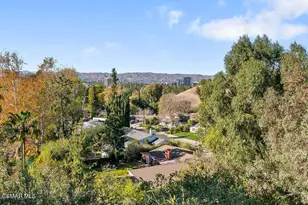 5156 Dumont Pl, Woodland Hills, CA 91364 - Photo 38