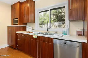 5156 Dumont Pl, Woodland Hills, CA 91364 - Photo 8