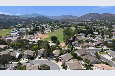 560 Timberwood Avenue, Thousand Oaks, CA 91360 - Photo 2