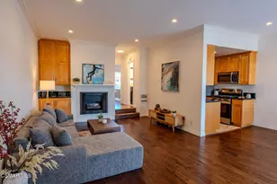1021 5th St, Santa Monica, CA 90403 - Photo 4