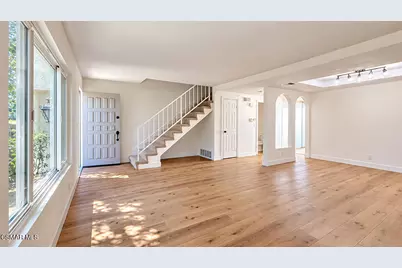 207 Green Heath Place, Thousand Oaks, CA 91361 - Photo 4
