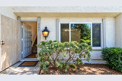 207 Green Heath Place, Thousand Oaks, CA 91361 - Photo 2