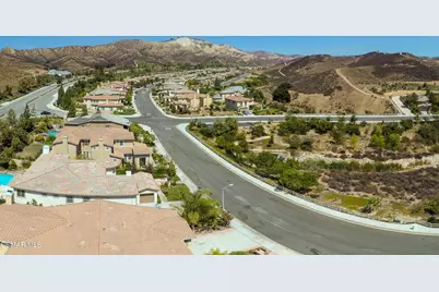 3849 Eagle Flight Drive, Simi Valley, CA 93065 - Photo 16