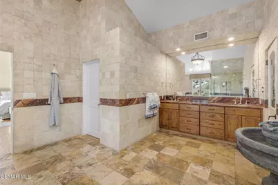 10165 La Canada Way, Shadow Hills, CA 91040 - Photo 18
