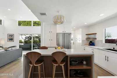 4500 Stark Avenue, Woodland Hills, CA 91364 - Photo 16