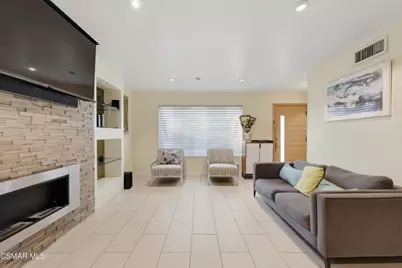 17814 Blackbrush Drive, Canyon Country, CA 91387 - Photo 4
