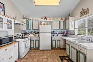 7860 Fenwick St, Sunland, CA 91040 - Photo 2