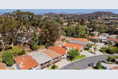 784 N Woodlawn Drive, Thousand Oaks, CA 91360 - Photo 32