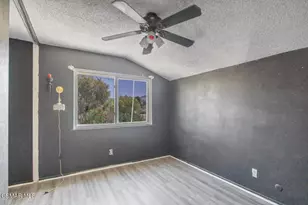 28636 Lapine Ave, Saugus, CA 91390 - Photo 8